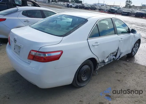 2007 Toyota Camry Le V6 z USA, uszkodzony, nr VIN 4T1BK46K17U503439
